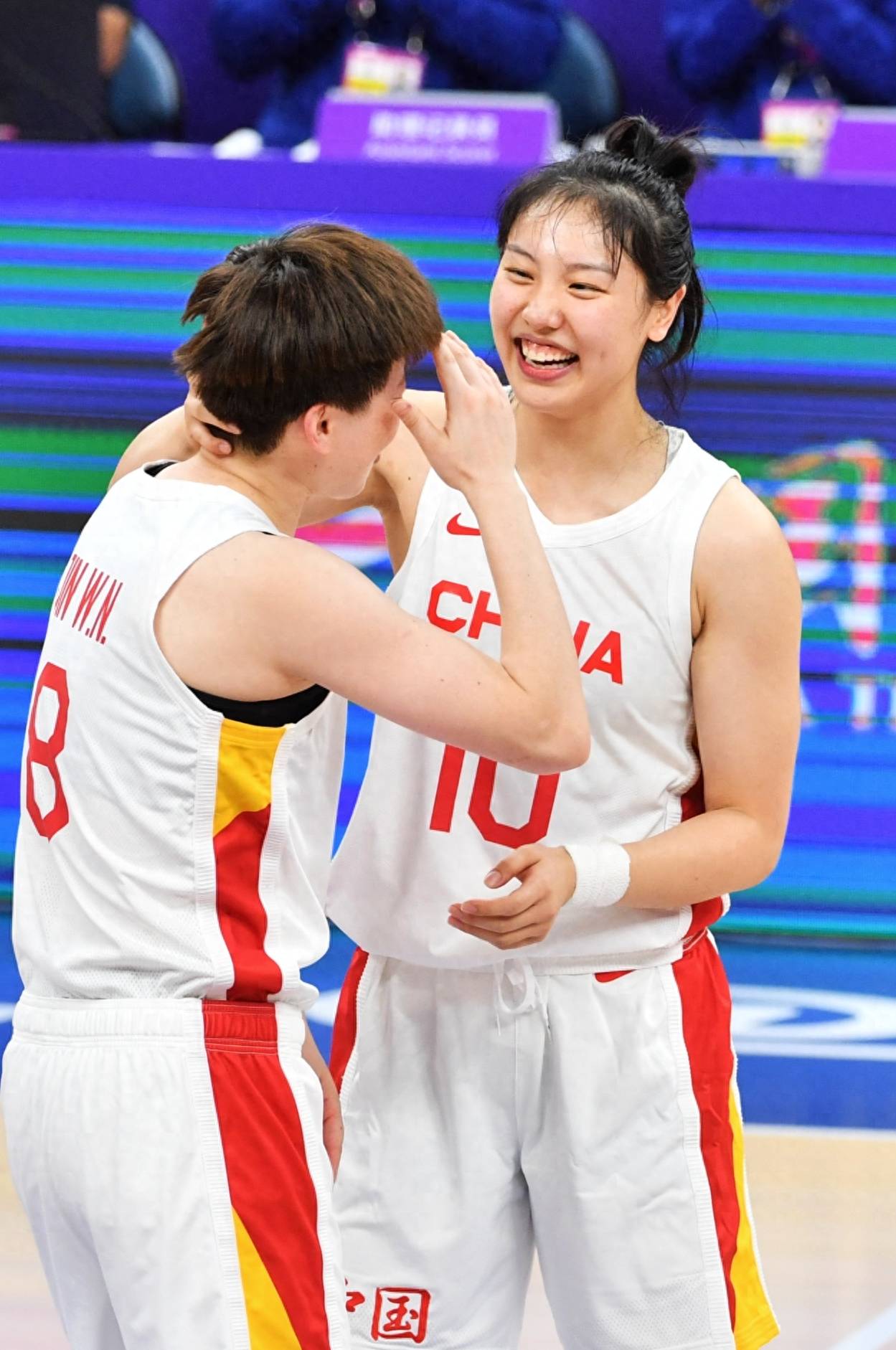 开云官网-日本队险胜泰国队，安赛龙关键制胜