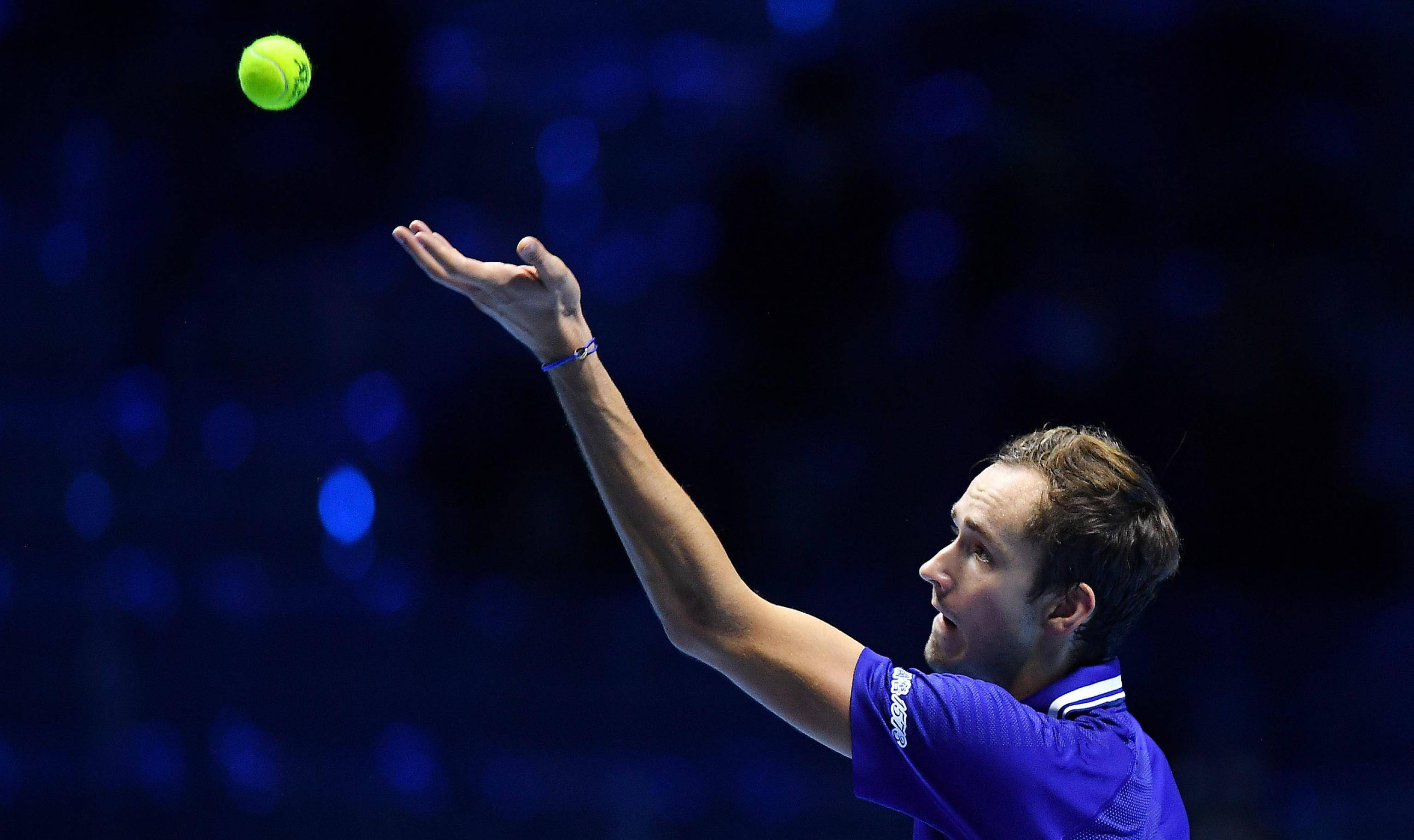 开云体育登录-拉沃尔杯逆转ATP总决赛，梅德韦杰夫扛起全队