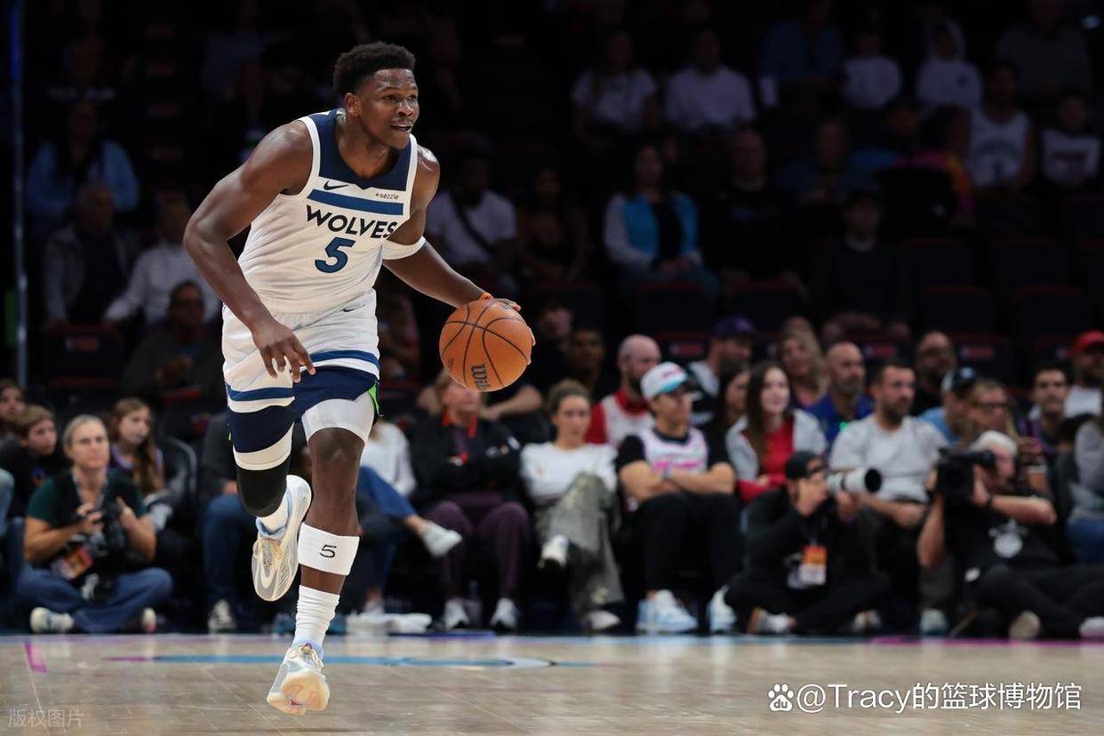 开云官网-尼克斯鏖战76人，杰伦·布朗爆发神勇